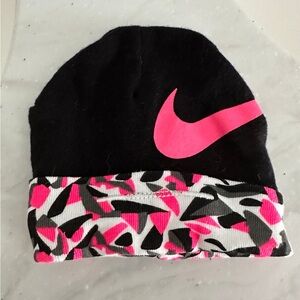 Nike Girl’s 0-6 months hat